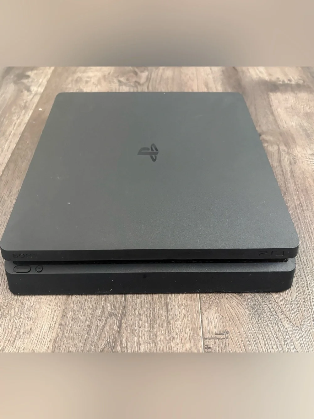 Sony PlayStation 4 Slim